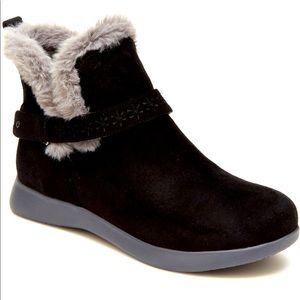 Women's Black Suede Ankle Boots with Faux Fur Lining
